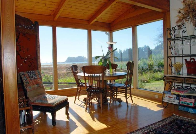 مبيت وإفطار China Beach Retreat