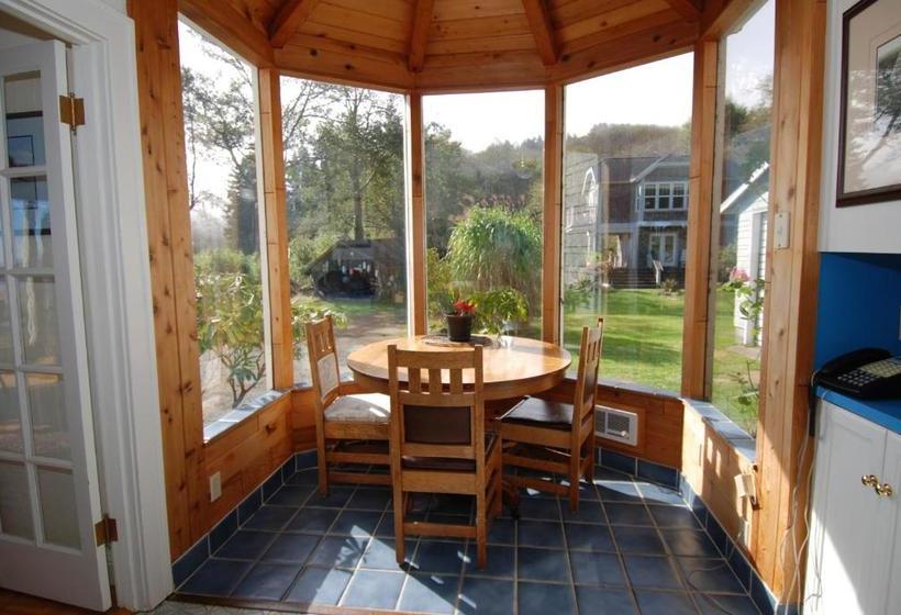 مبيت وإفطار China Beach Retreat