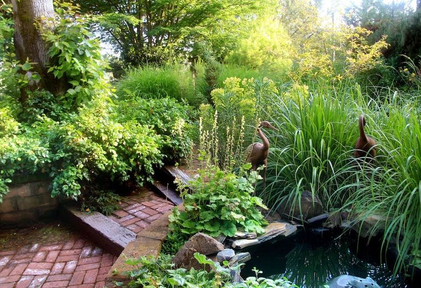 مبيت وإفطار Eden Vale Inn