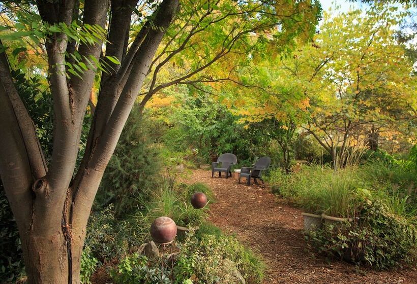 مبيت وإفطار Eden Vale Inn