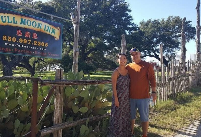 민박 Full Moon Inn