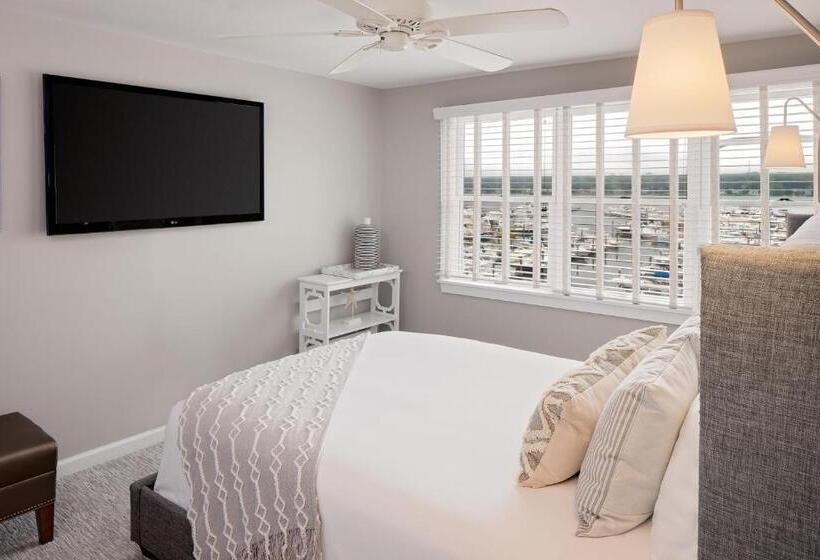 مبيت وإفطار Inn At Harbor Hill Marina