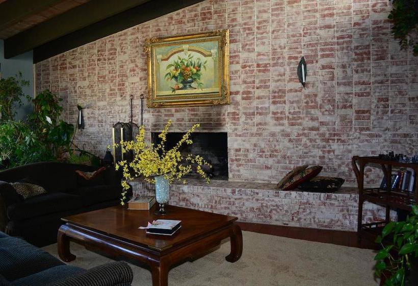 مبيت وإفطار Lindley House Garden Cottages