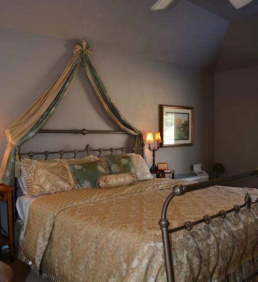 مبيت وإفطار Lindley House Garden Cottages