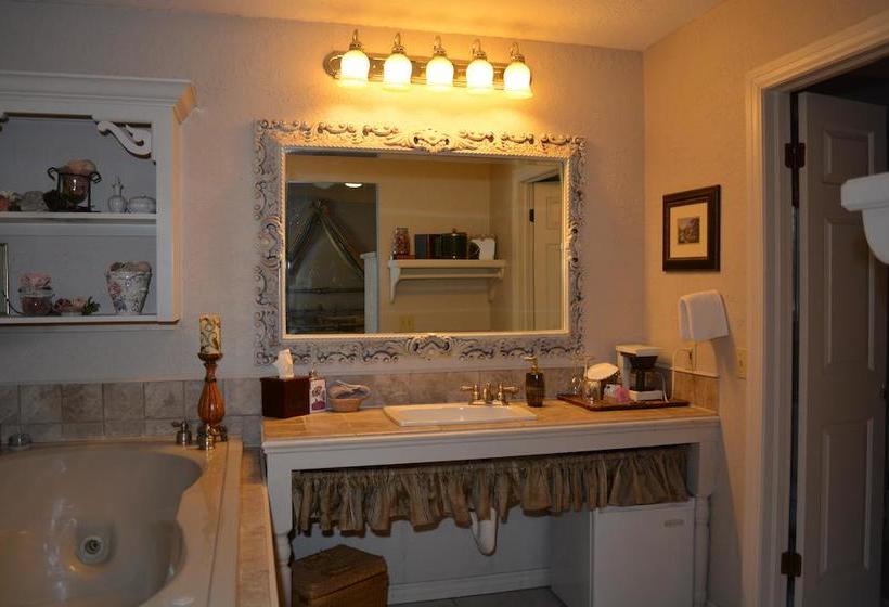 مبيت وإفطار Lindley House Garden Cottages