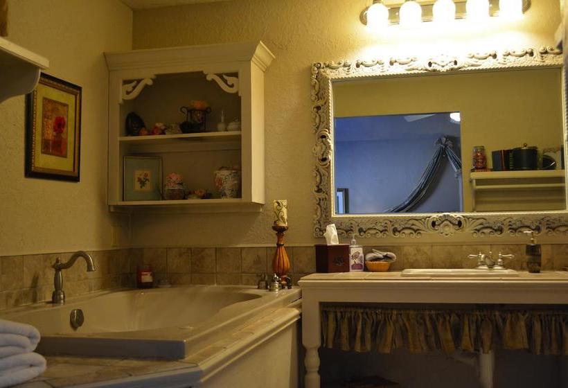 مبيت وإفطار Lindley House Garden Cottages