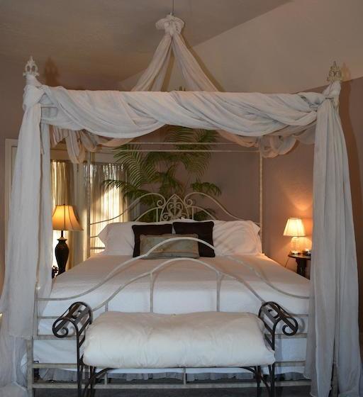 مبيت وإفطار Lindley House Garden Cottages