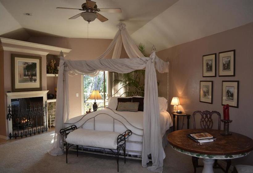 مبيت وإفطار Lindley House Garden Cottages