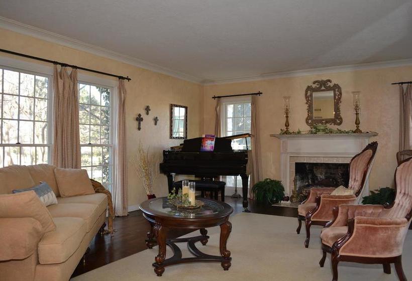 مبيت وإفطار Lindley House Garden Cottages