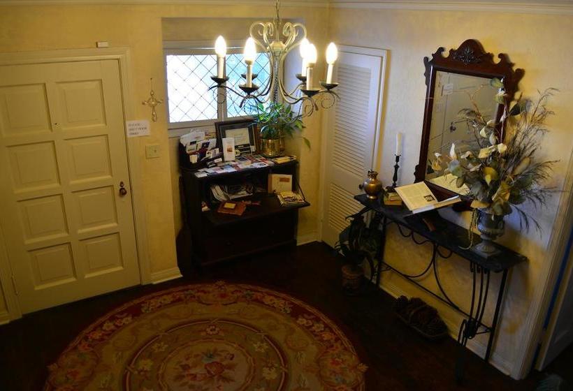 مبيت وإفطار Lindley House Garden Cottages