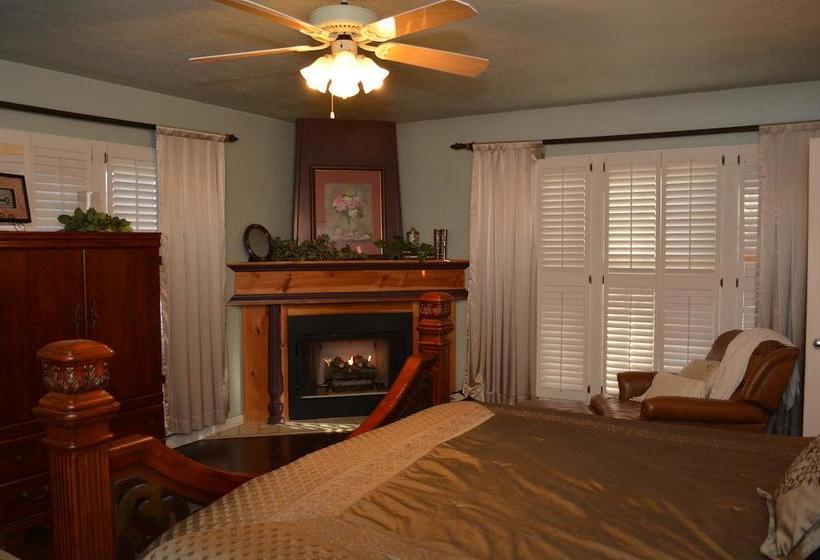 مبيت وإفطار Lindley House Garden Cottages