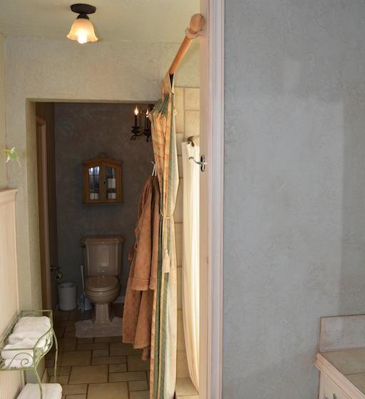 مبيت وإفطار Lindley House Garden Cottages