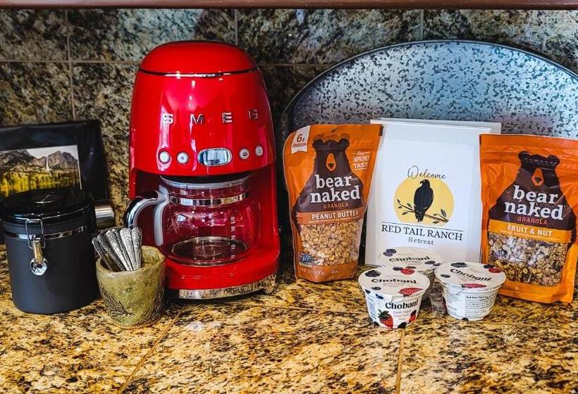 민박 Red Tail Ranch