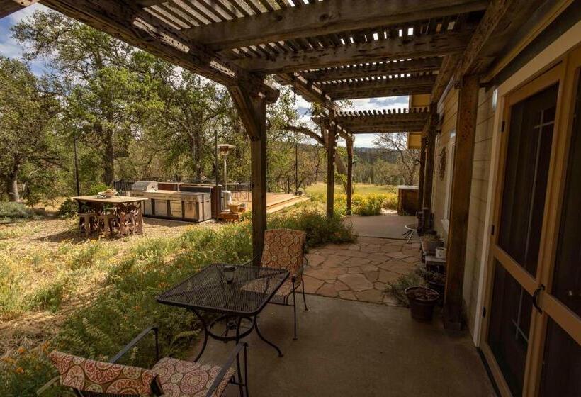 민박 Red Tail Ranch