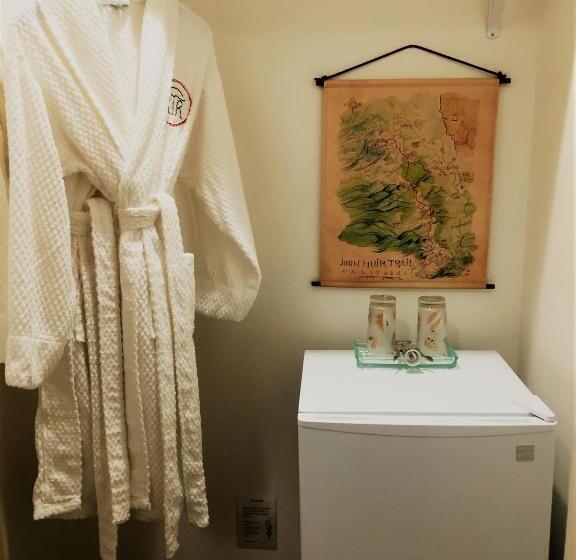 민박 Red Tail Ranch