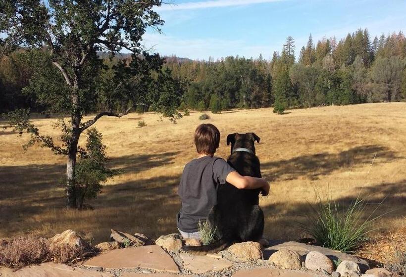 민박 Red Tail Ranch