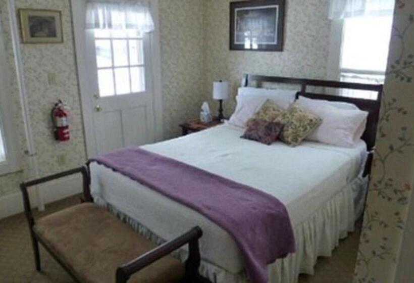 مبيت وإفطار Spruce Moose Lodge