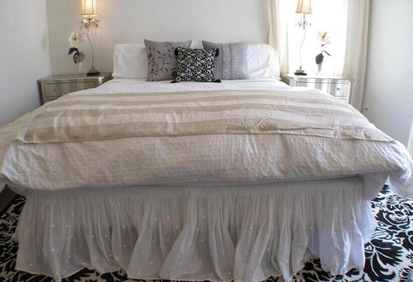 تختخواب و صبحانه The Connecticut River Valley Inn