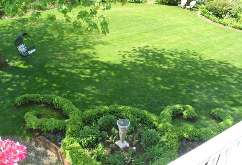 تختخواب و صبحانه The Connecticut River Valley Inn