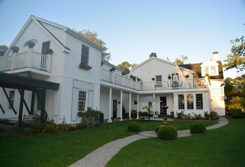 تختخواب و صبحانه The Connecticut River Valley Inn