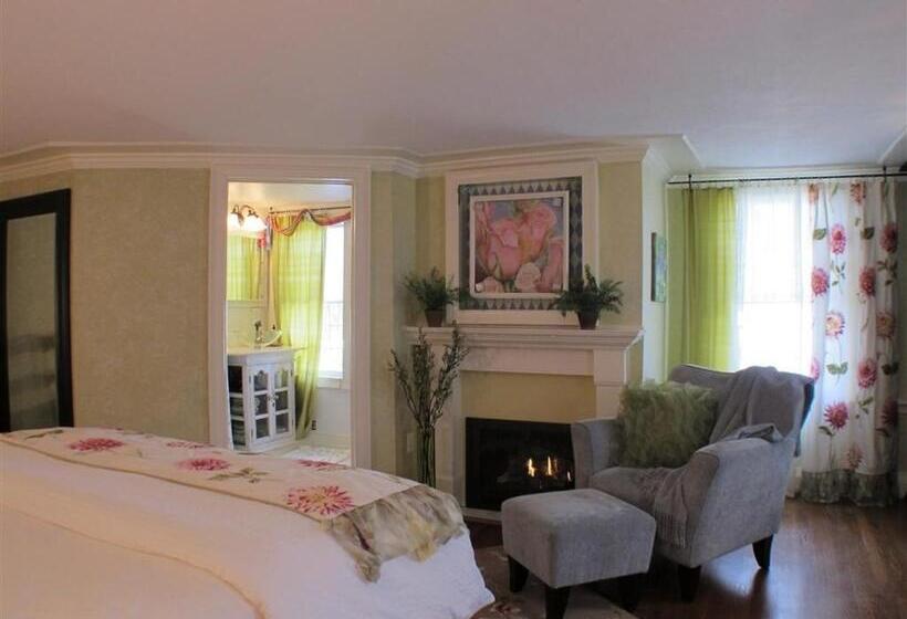 تختخواب و صبحانه The Connecticut River Valley Inn