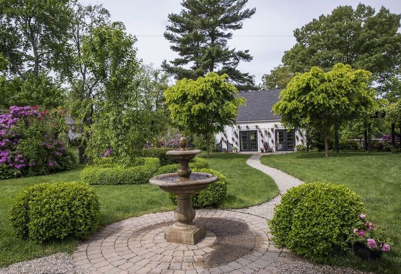 تختخواب و صبحانه The Connecticut River Valley Inn