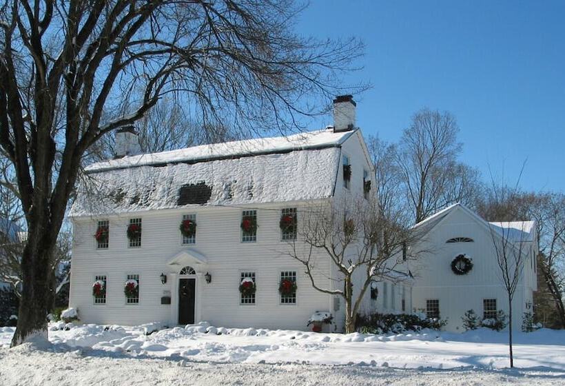 تختخواب و صبحانه The Connecticut River Valley Inn
