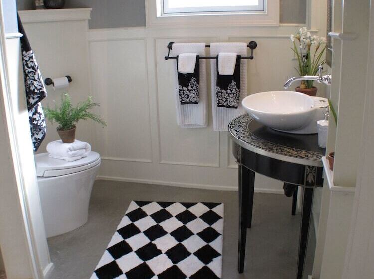 تختخواب و صبحانه The Connecticut River Valley Inn