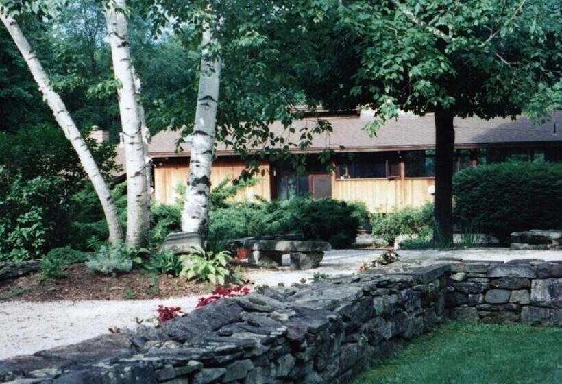 تختخواب و صبحانه The Cottage