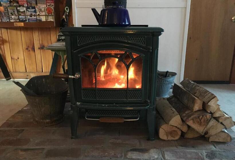 민박 The Little River Inn