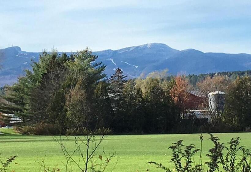 민박 The Little River Inn