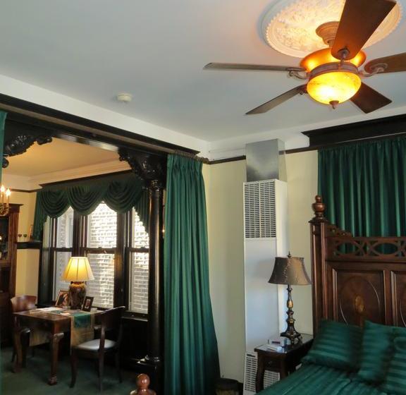 تختخواب و صبحانه The Polo Inn Bridgeport U.s.a