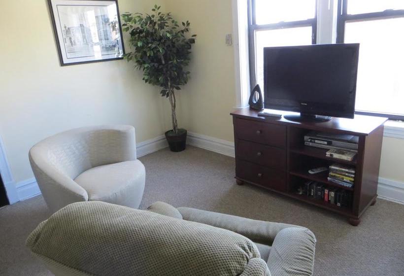 تختخواب و صبحانه The Polo Inn Bridgeport U.s.a