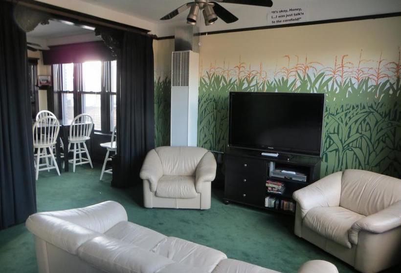 تختخواب و صبحانه The Polo Inn Bridgeport U.s.a