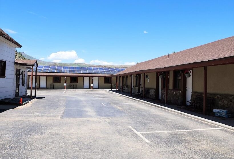 Canyon Motel Near Rocky Mountain National Park
