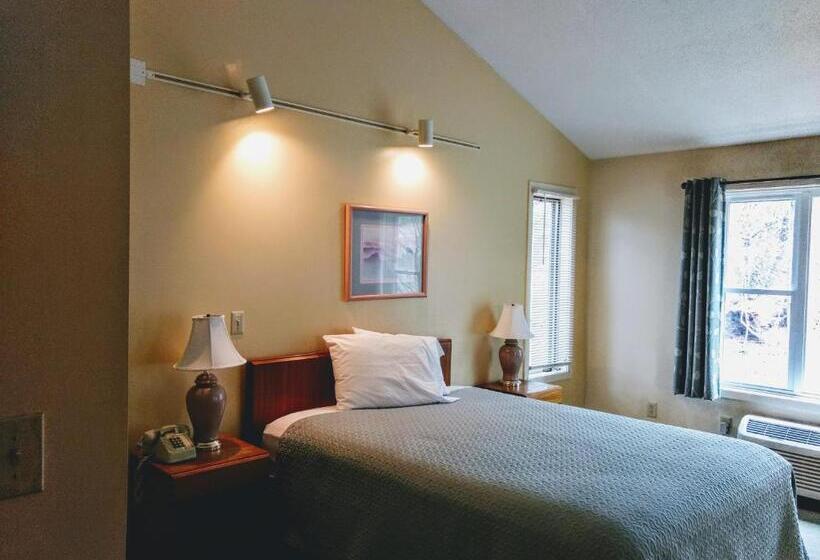 Cathedral Ledge Resort