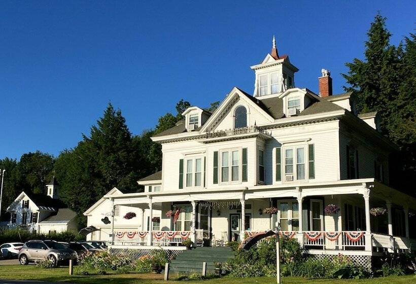 Center Harbor Sutton House B & B