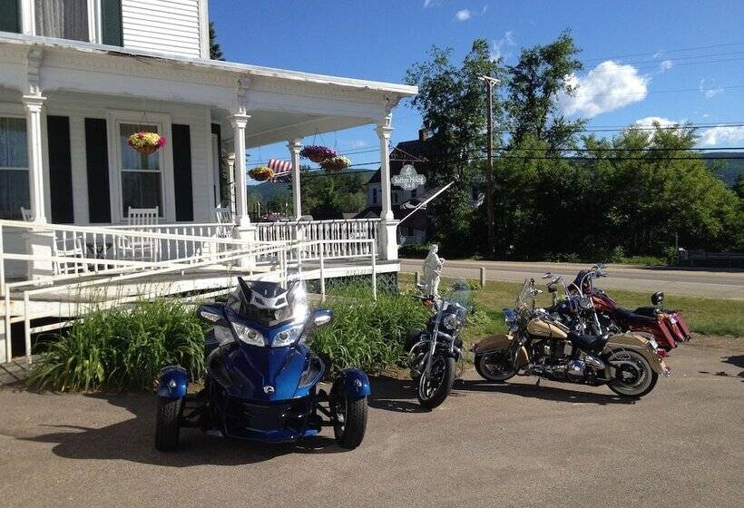 Center Harbor Sutton House B & B