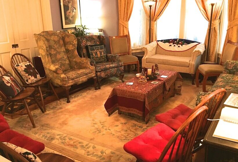 Center Harbor Sutton House B & B