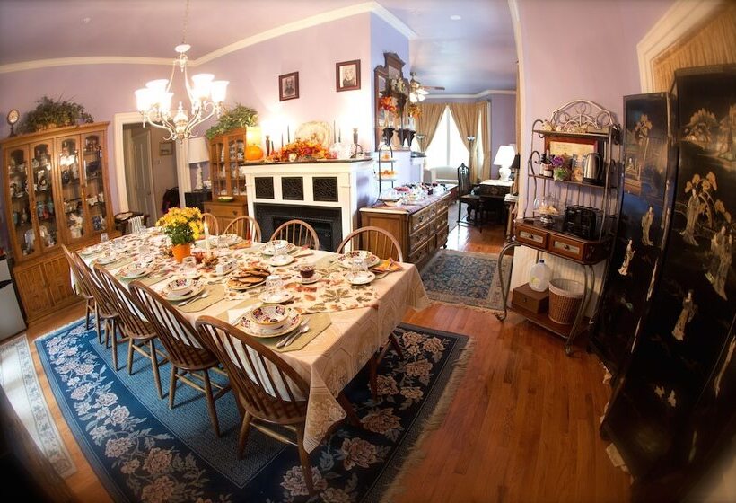 Center Harbor Sutton House B & B