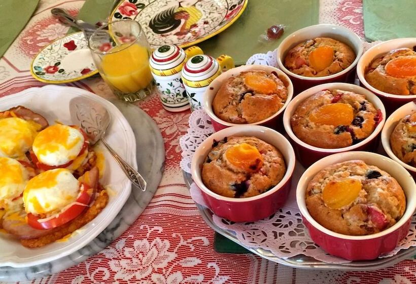 Center Harbor Sutton House B & B