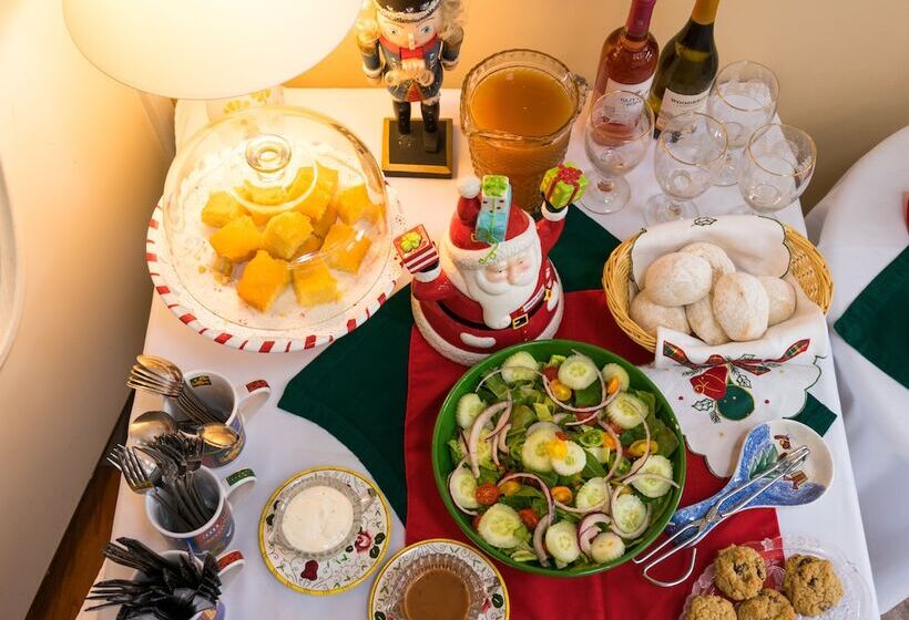 Center Harbor Sutton House B & B