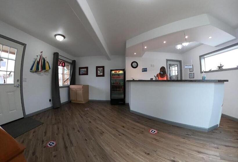 Col Pacific Motel