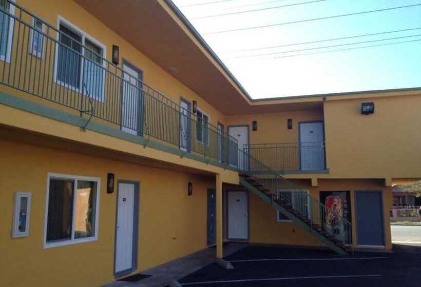 El Rancho Motel