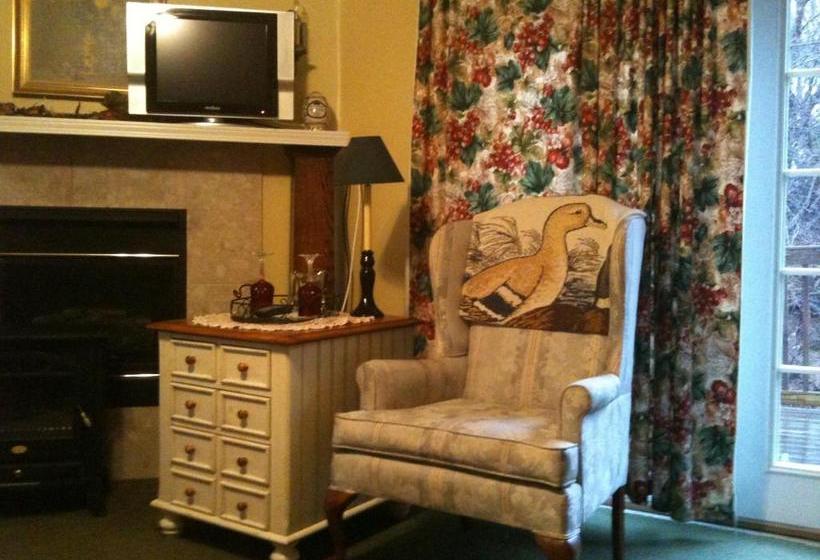 Emerald Necklace Inn Bed And Breakfast