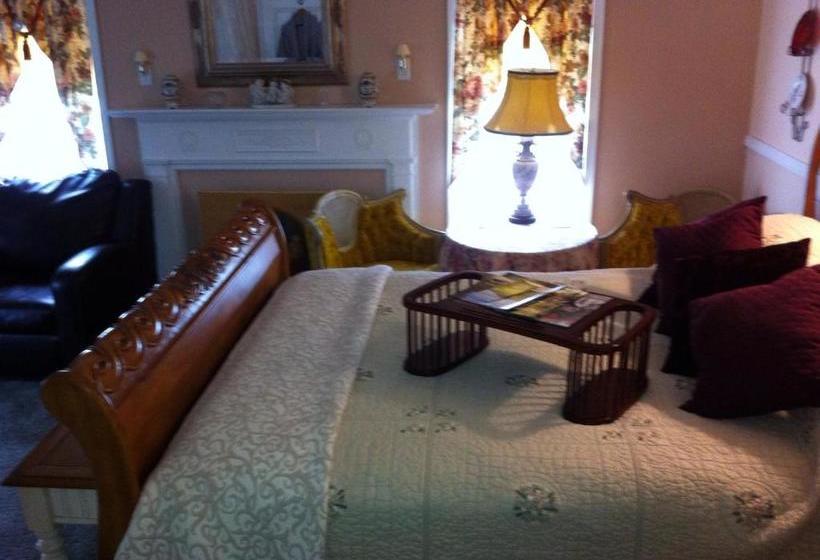 Emerald Necklace Inn Bed And Breakfast