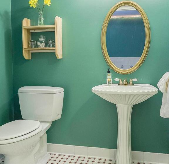 George Brooks House B&b