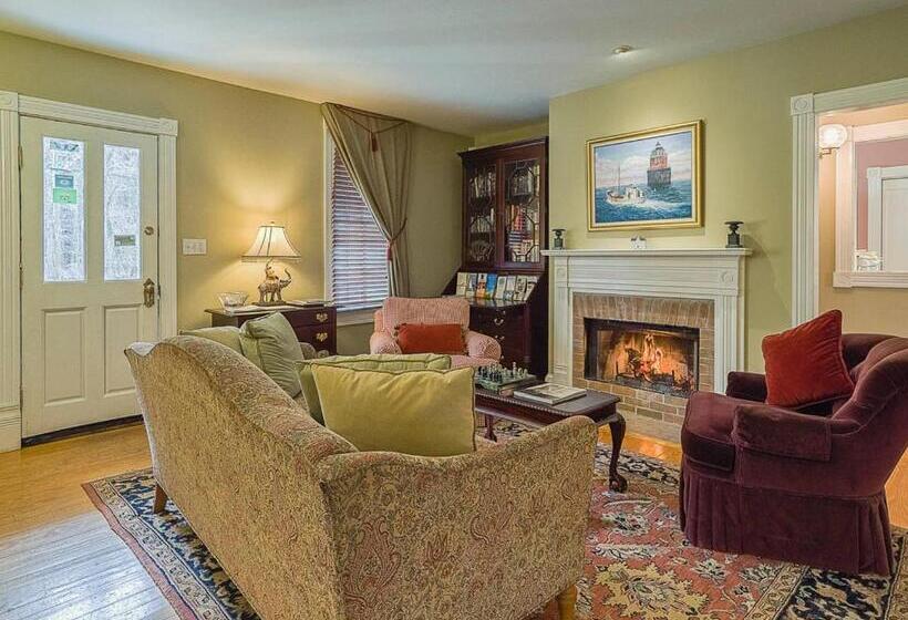 George Brooks House B&b