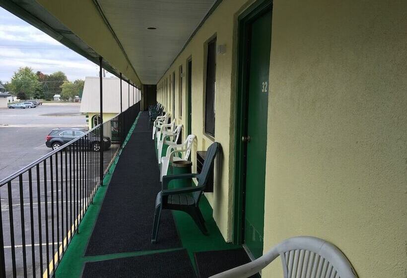 Granada Inn Motel   Kalkaska