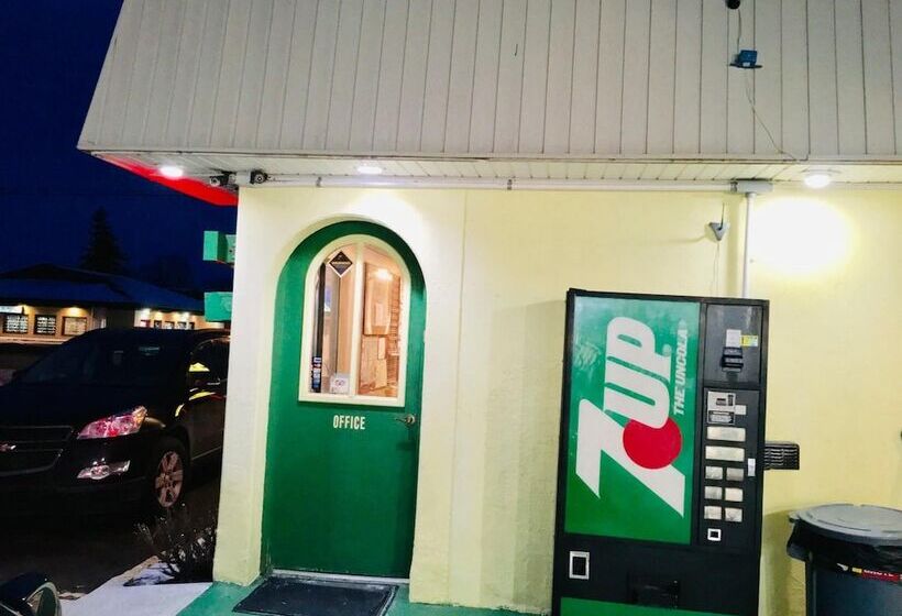 Granada Inn Motel   Kalkaska